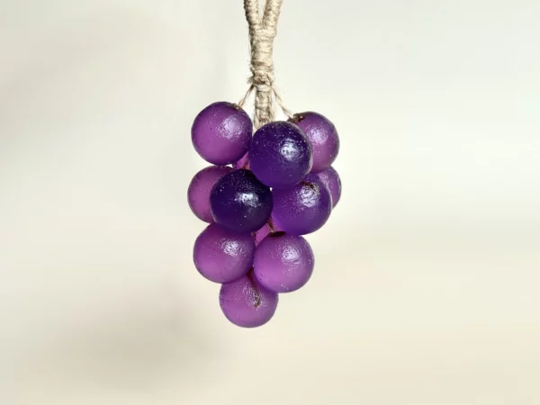 Handgemachte Traubenseife violett transparent